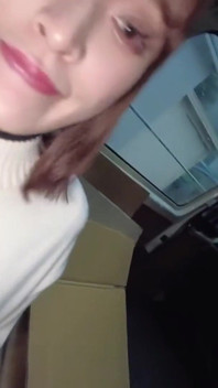 Elegante noite de gole com uma esposa submissa saboreando calor profundo sob o céu aberto 1/3
