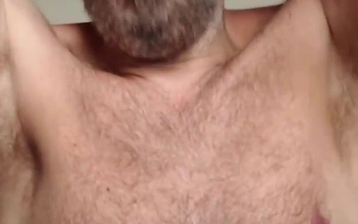 BBIG: Poitrine poilue musclée musclée alpha