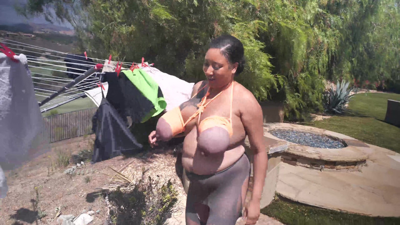 Stephanie Roberts: Hari Dobi Danni