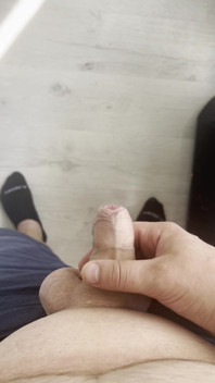 Young Man Masturbates and Close-ups in HD Quality