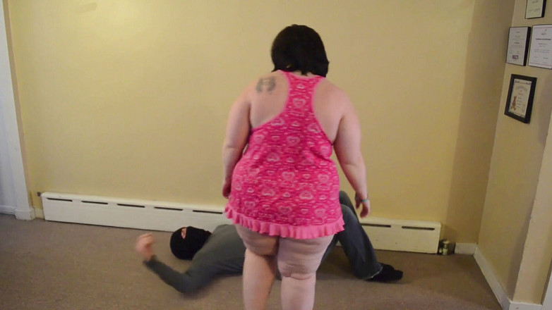 Full Weight Productions: Mystique穿着粉色的践踏