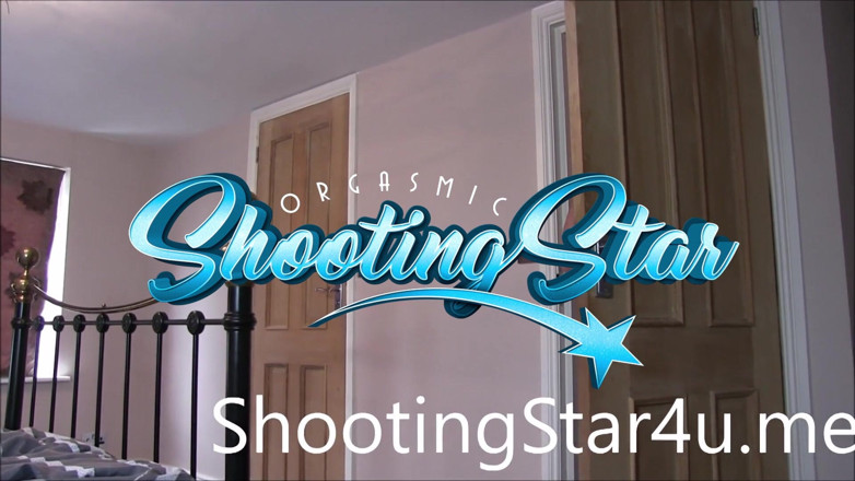 Shooting Star: Livraison spéciale pour une femme infidèle filant un gros paquet épais...