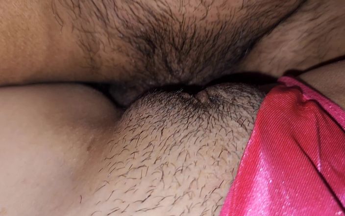 TrNn: Aziatische tiener in lingerie
