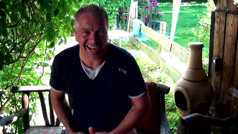 German Porn: 熟女想要去购物，让自己被说服做爱