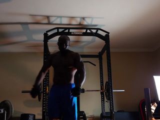 Hallelujah Johnson: 阻力训练锻炼今天的锻炼提供了几个心理好处，可以增强整体幸福感，includin