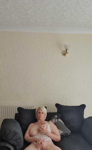 SkylerSquirt: 해피 젖탱이 화요일 모두