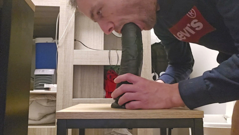 Assdildoxxl: Suge dildo 27x6,5cm și mergi pe scaun