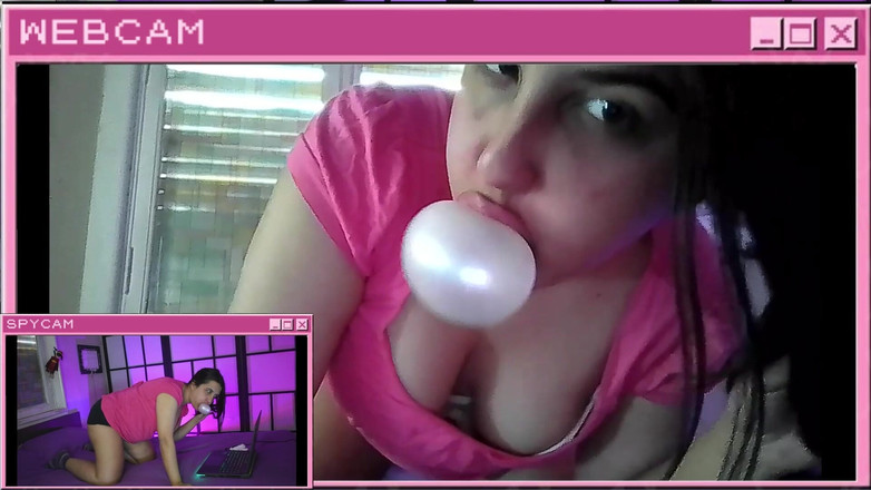 Bunny Looner: Tajně sleduji nevlastní sestru Bubblegum Cam Session
