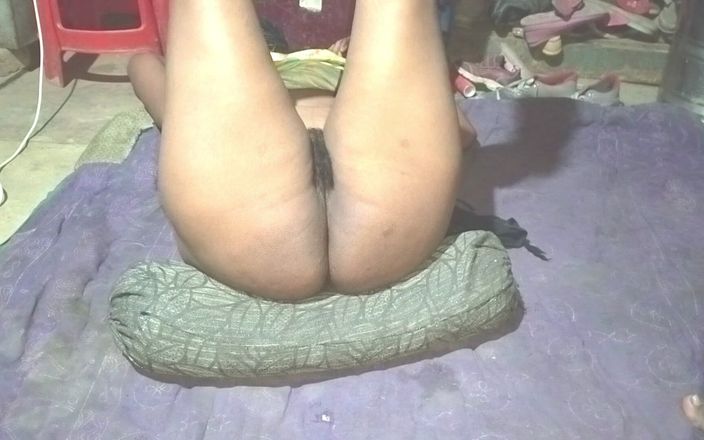 Indian anal: Oggi dopo molto tempo Bhabhi venuta dal suo villaggio, mi è...