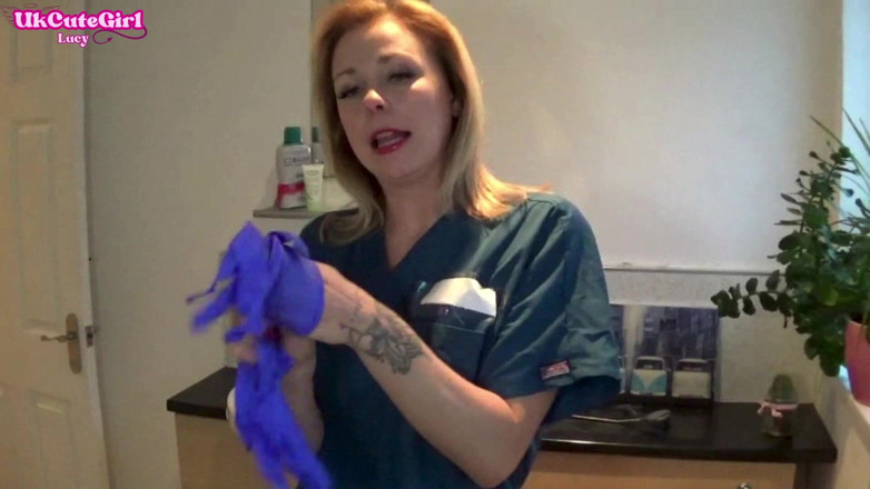 UKCuteGirl: Latexhandschoen Joi in de tandartsstoel ondeugende verpleegster pov