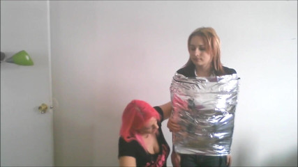 Selfgags classic: Mummificando Kandy!