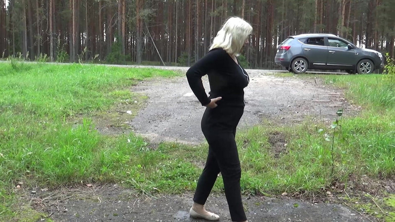 Lady Rose pee pee: Golden Rain 97 - Piss on Roads