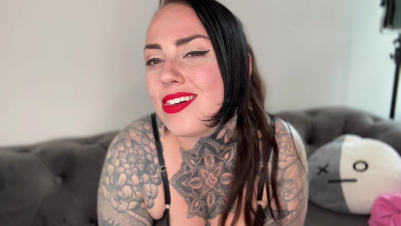 Miss Valentina: Aldatılan kocadan ibneye