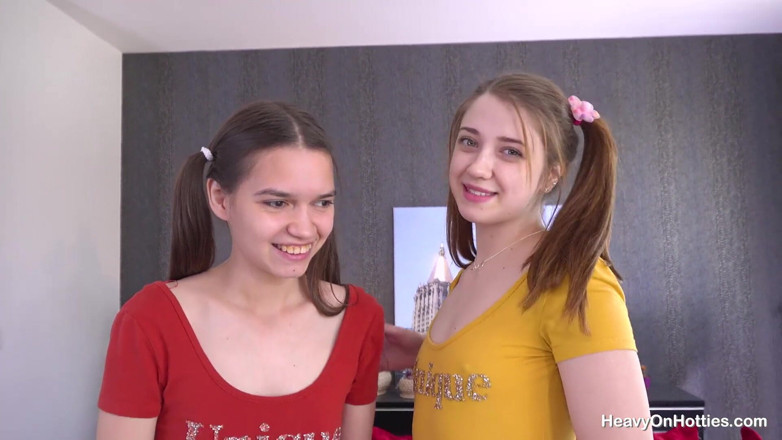 Heavy on Hotties: Skinny teenies shocking threesome with cel