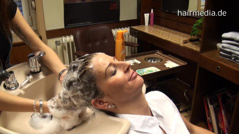 Hairsalon: MILf nicole salon mycí vlasy