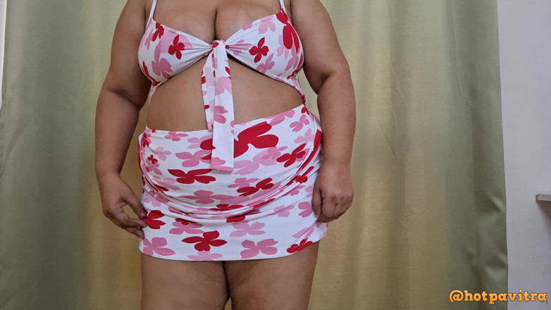 Hot Pavitra: Come Peep Into My Dress and Enjoy