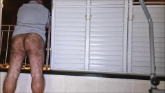 Ilovetobenaked: Bezedná na mém balkóně - čekání na chycení