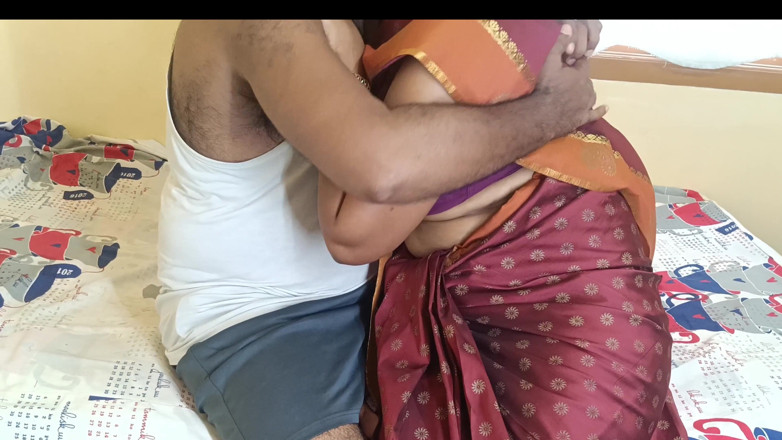 Wonder: गृहिणी और लेस्बियन सेक्स