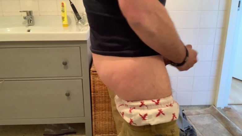 TJenner: I fuck a butt plug &amp; ball ring jerk and cumstains -...