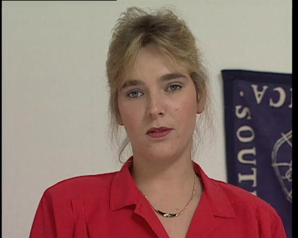 YOUR FIRST PORN: Mogen Jenny tar hand om sin fitta
