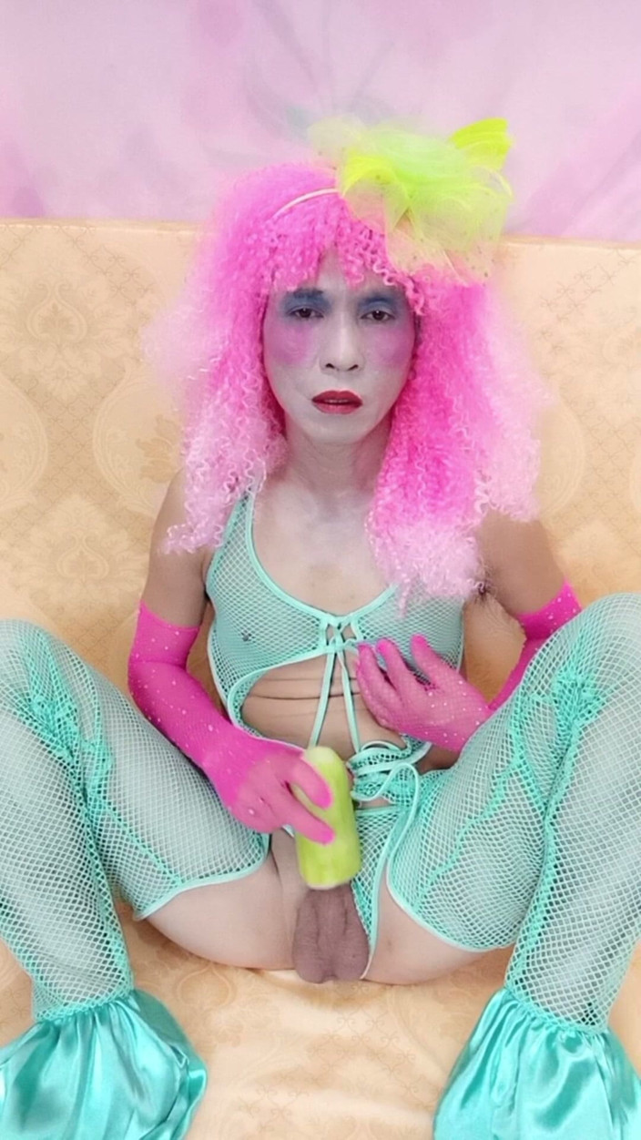 nguyen dang thien tri: Oanh Le Transgender Wearing Sexy Clothes Porn Cucu Too Much...