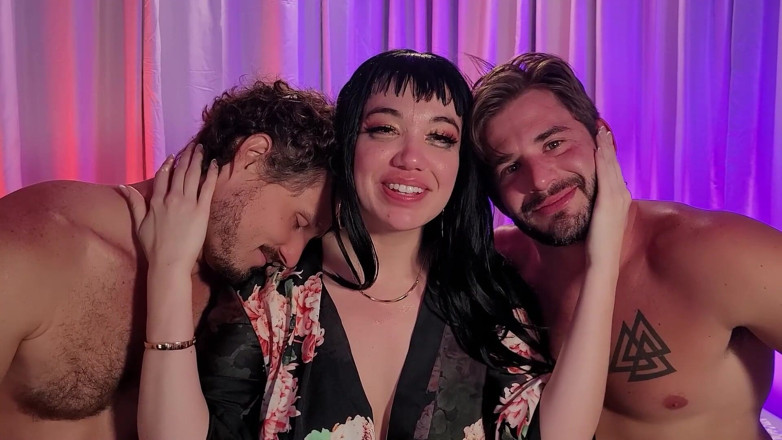 Little Puck: Cum-stuffed Double Dick Down! Double Vag Creampie