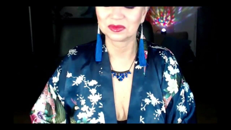 AimeeParadise: Uma prostituta legal da webcam Aimee, seus peitões naturais, seu...