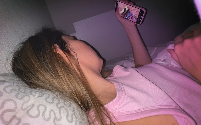 Gigi oficial: Tôi không có tiền để đụ cô ấy! Tôi vừa cho cô ấy iphone...