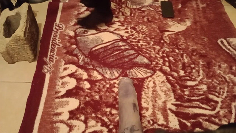 Sexylatex69: Pantat bahenol cewek ini dientot habis-habisan pakai dildo ukuran XL