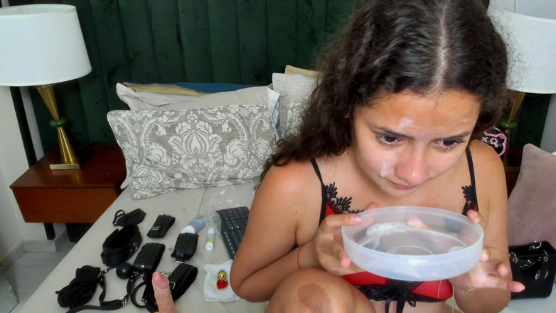 Colombianas amateur: Eu cuspo na cara da garota e o garoto se...