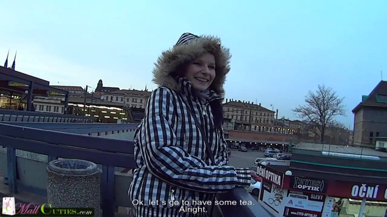 Old Nanny: MALLCUTIES - Deni comel dikongkek dari belakang