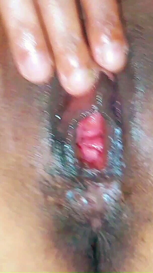 Love-juthi: Bangladeshi Boudi Santa Pussy - Watching Videos of My Pussy up...
