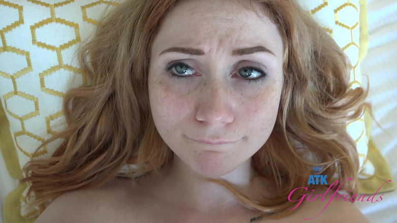 ATK Girlfriends: Scarlet est aussi excitée que tu l’es le matin