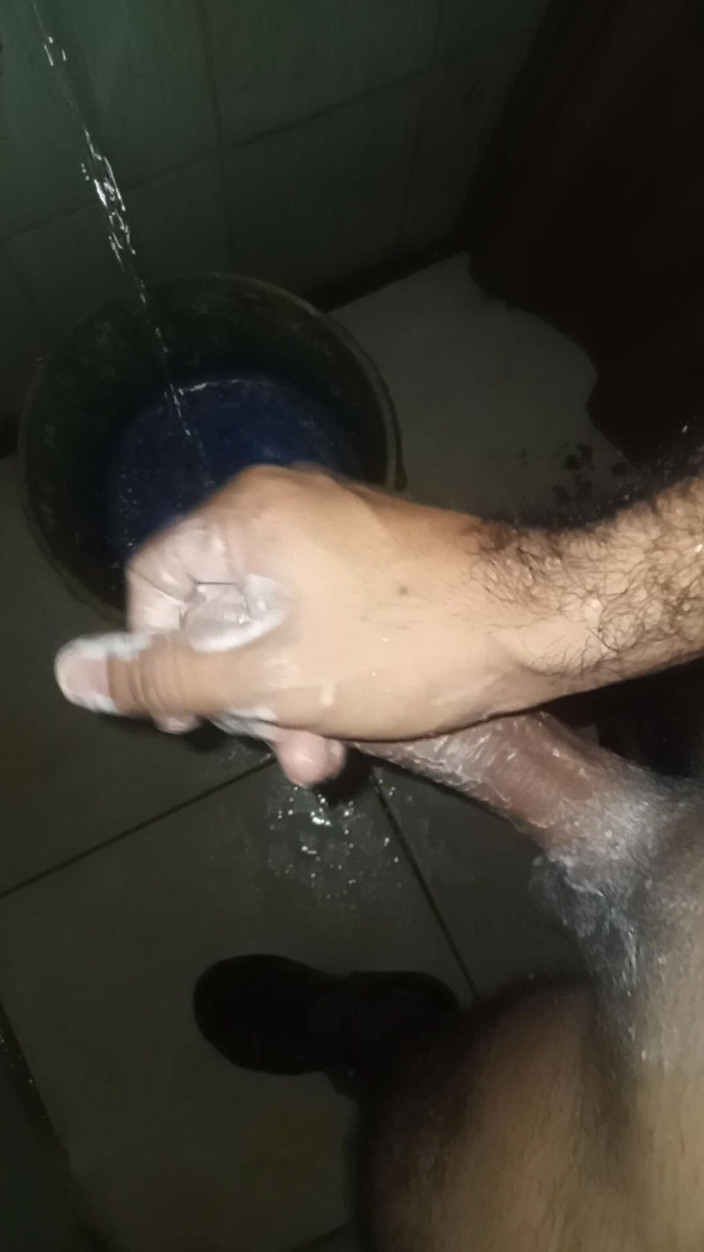 Cute boy jerks off: Паренек вытягивает это и отправляет видео своей подруге