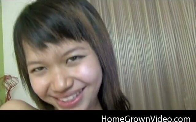 Homegrown Asian: Dziarski cycki Ming bierze twardego penisa Pana Happya