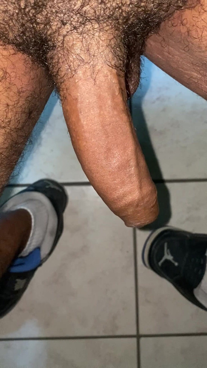 KING_TiBURON: Stor kuk cumming medan du bär Jordan 4 Motor motor