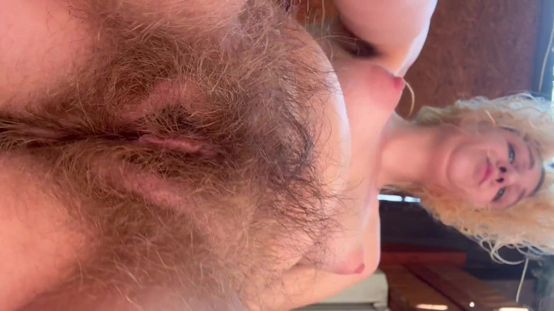 Cuteblonde666: Dirty Hairy Pussy on Your Face