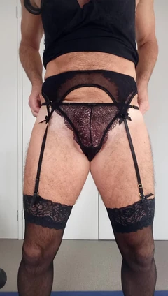 Crossdresser tira grande consolo anal 3