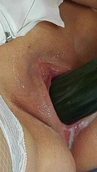 El pepino de Camilla follando