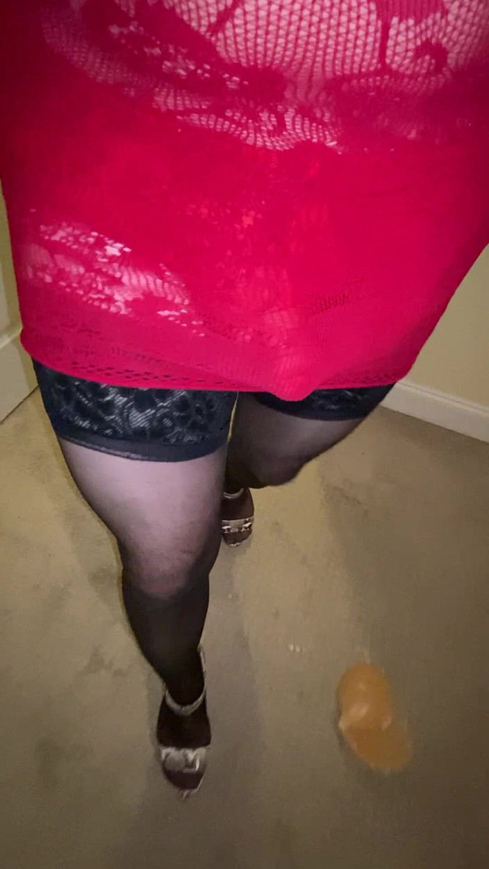 Madisoncd28428: Crossdresser si cewek nakal yang lagi malu-malu