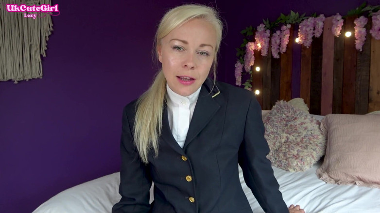 UKCuteGirl Lucy Lauren: Reiter-WICHsanleitung: Bitte um sperma auf meinem hintern