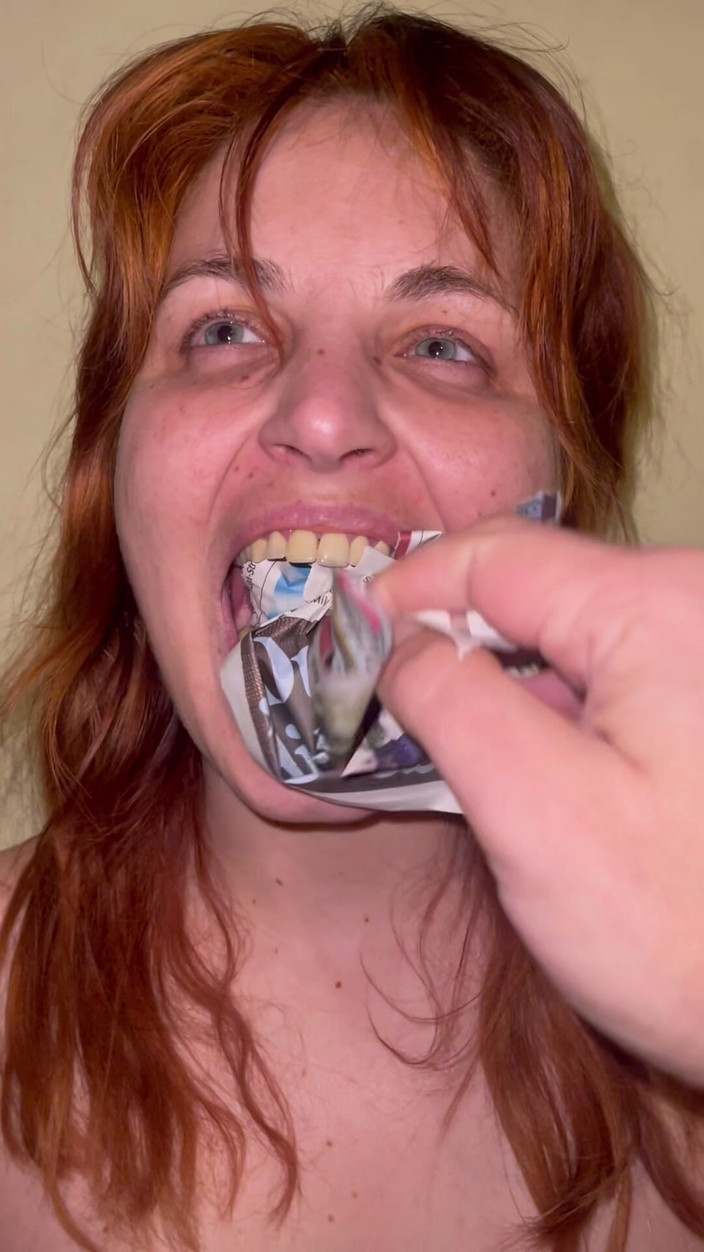 Elena917: Novinový gag POV - nádivka, fackování, vyndání