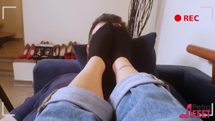 Foot Fetish HD: Ošklivá Petra mu položí nohy na obličej