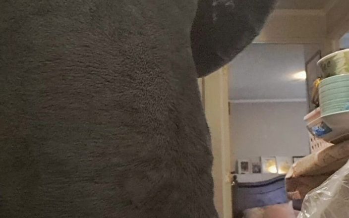 Mommy big hairy pussy: Мачеха без трусиков на горячей кухне