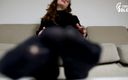 Czech Soles - foot fetish content: Anna in haar favoriete versleten panty plaagt je