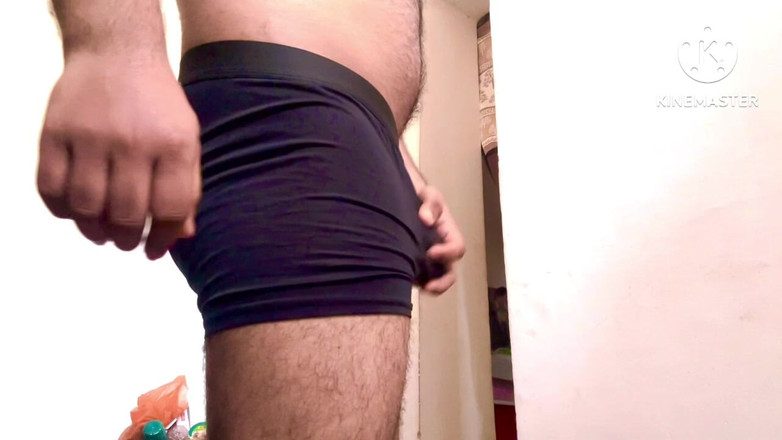 Desi__Panda: Desi harige stiefvader toont zijn lichaam aan Bhabi en naaktshow