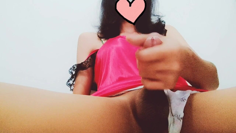 MaureenNadh: La magra asiatica da ladyboy si masturba e viene due...