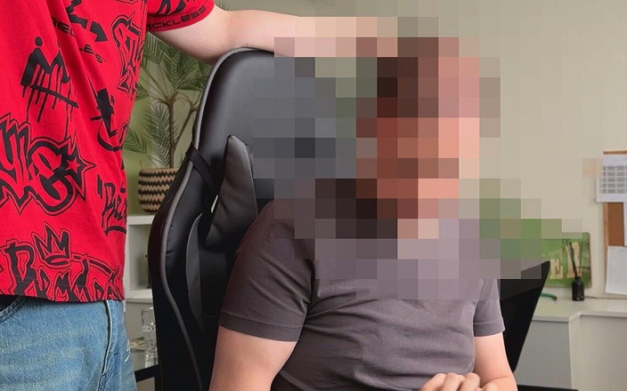 AntoGoesHunting: De Heteroseksuele, Ruimdenkende Technicus Wordt Nieuwsgierig En Raakt Uiteindelijk Volledig...