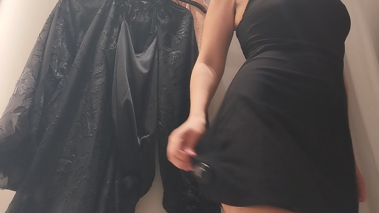 Amateur_MS: Sexy brunetka v šatně