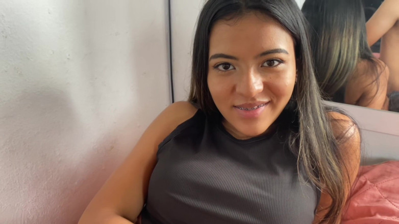 Solo_incognita: 私はガールフレンドの親友を説得して、コンドームなしで私にそれを渡しました